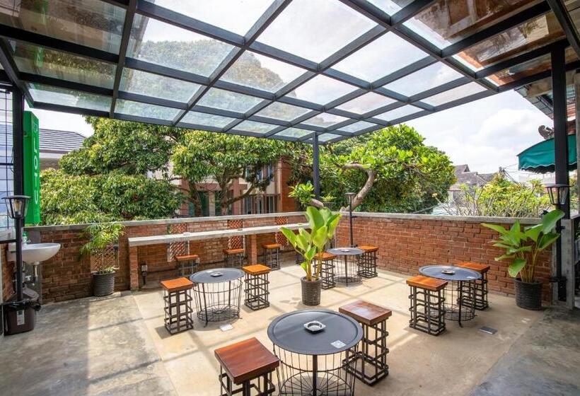 ペンション Sekararum Butik Syariah Guesthouse