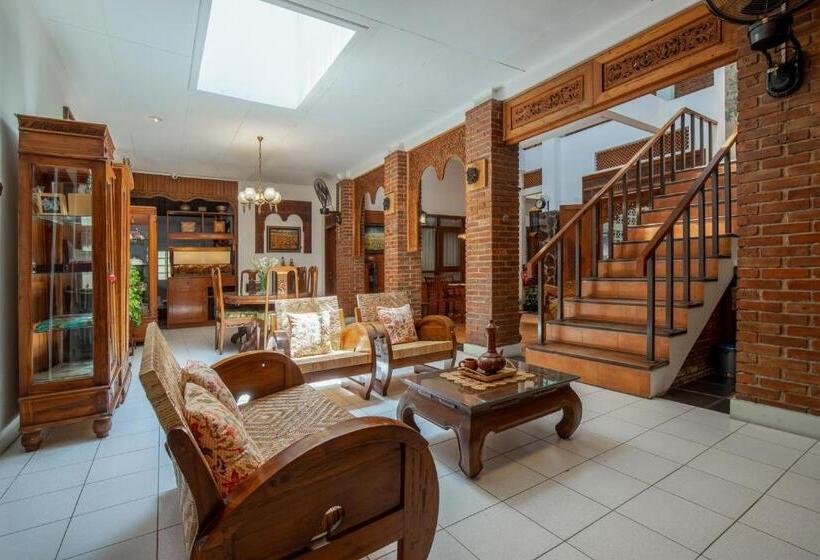 پانسیون Sekararum Butik Syariah Guesthouse