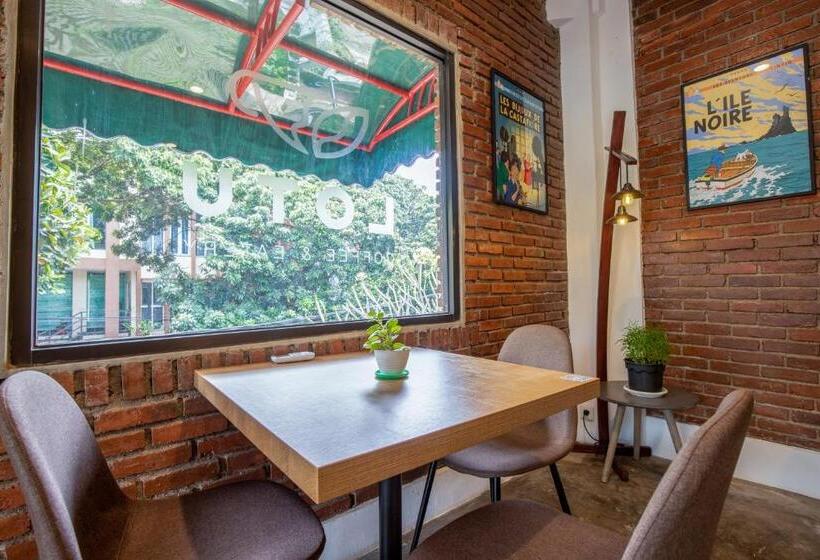 ペンション Sekararum Butik Syariah Guesthouse