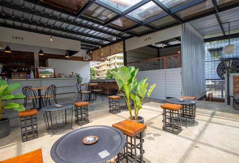 ペンション Sekararum Butik Syariah Guesthouse