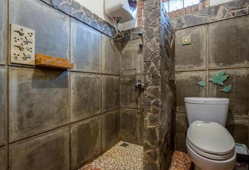 ペンション Sekararum Butik Syariah Guesthouse