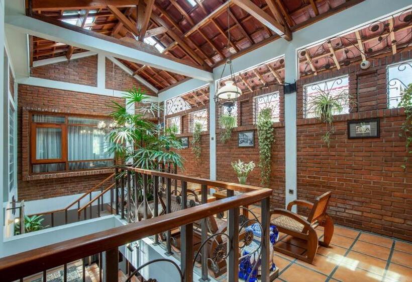 ペンション Sekararum Butik Syariah Guesthouse