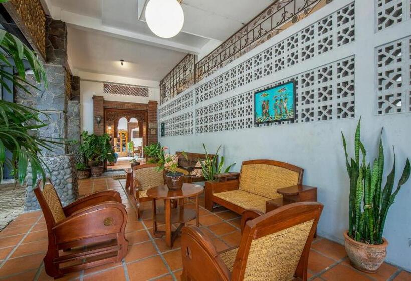 ペンション Sekararum Butik Syariah Guesthouse