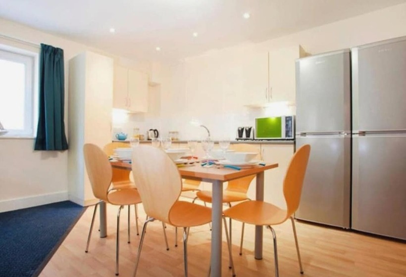 פנסיון Stylish Rooms Penryn