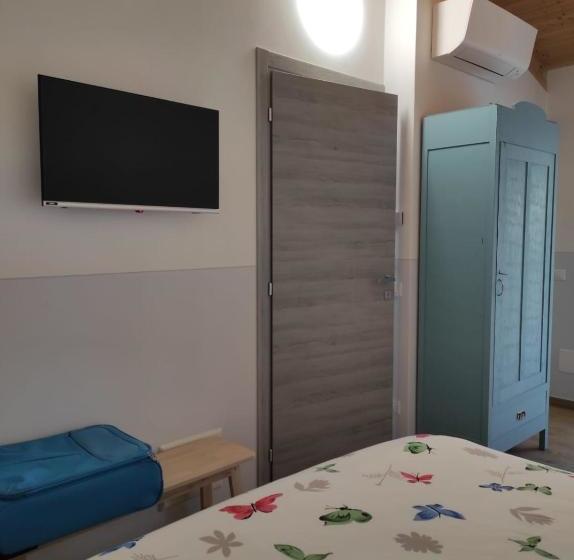 민박 Le Farfalle Di Armeno