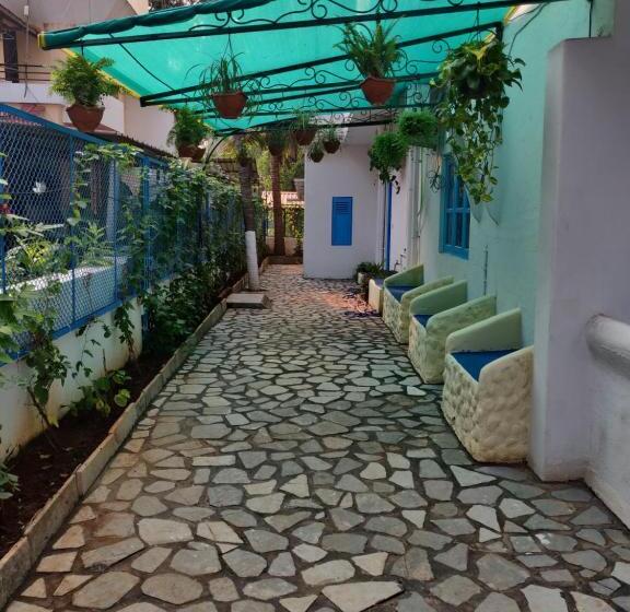 ベッドアンドブレックファースト Makarios Boutique