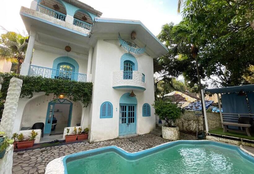 ベッドアンドブレックファースト Makarios Boutique