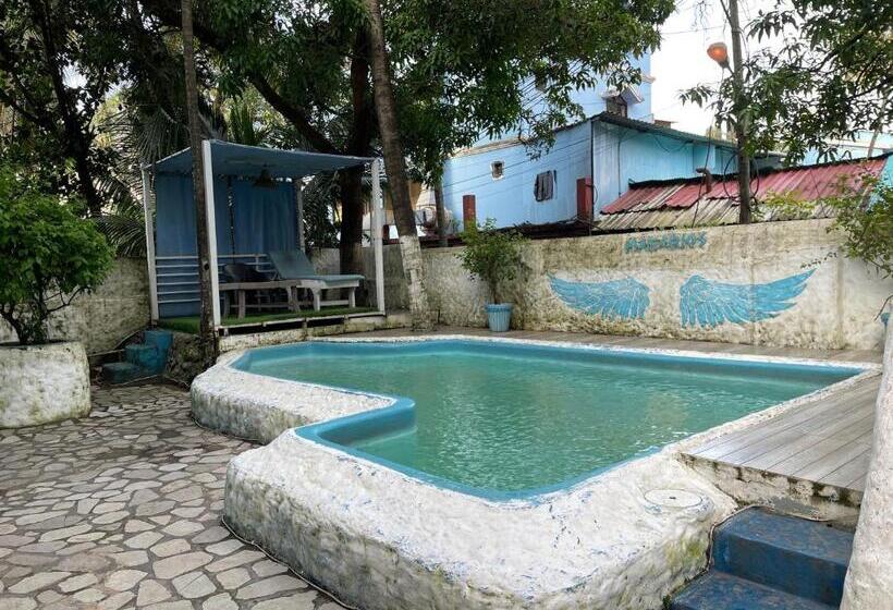 ベッドアンドブレックファースト Makarios Boutique