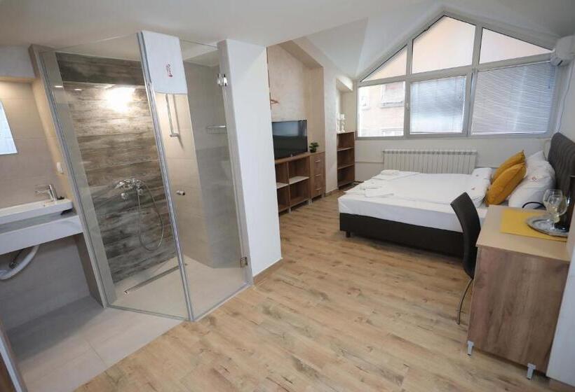 تختخواب و صبحانه Palace Megdan