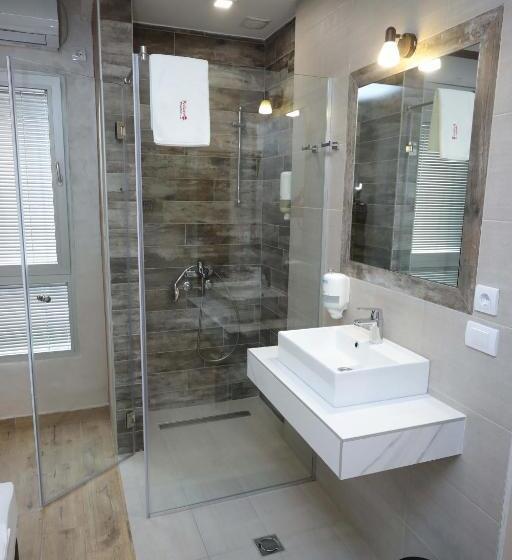 تختخواب و صبحانه Palace Megdan