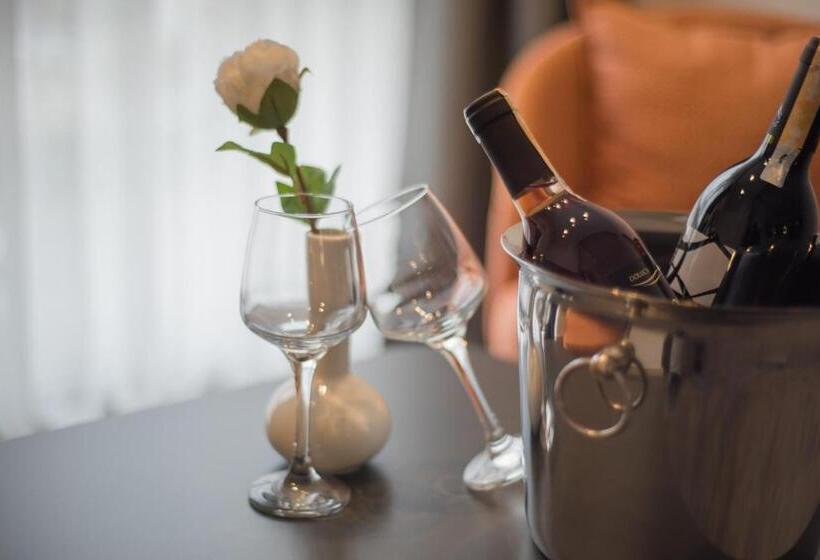 Dovv Hotel Busıness