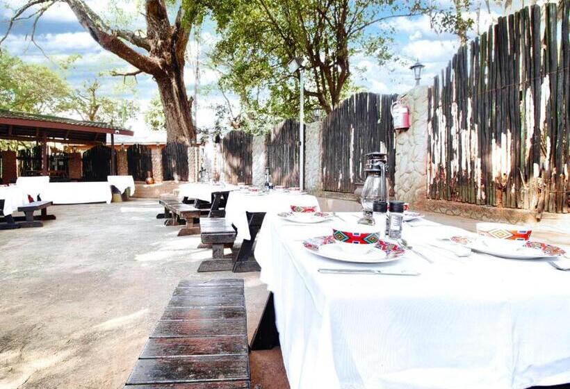 호텔 247 @ White River