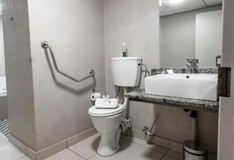 호텔 247 @ White River