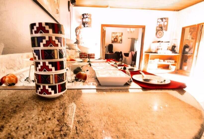 호텔 247 @ White River