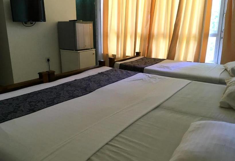 בית מלון כפרי Chilaw City