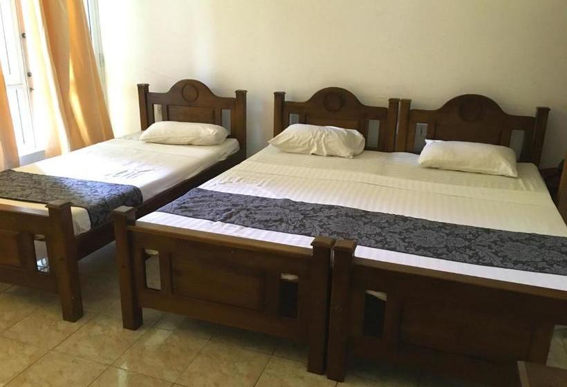 בית מלון כפרי Chilaw City