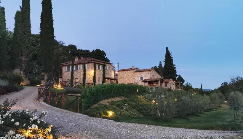 هتل Chimera Tuscany Resort