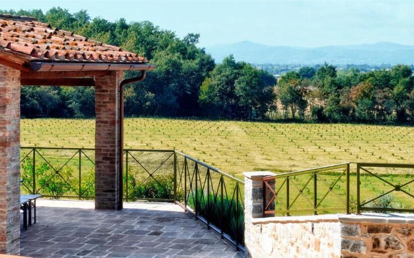 هتل Chimera Tuscany Resort