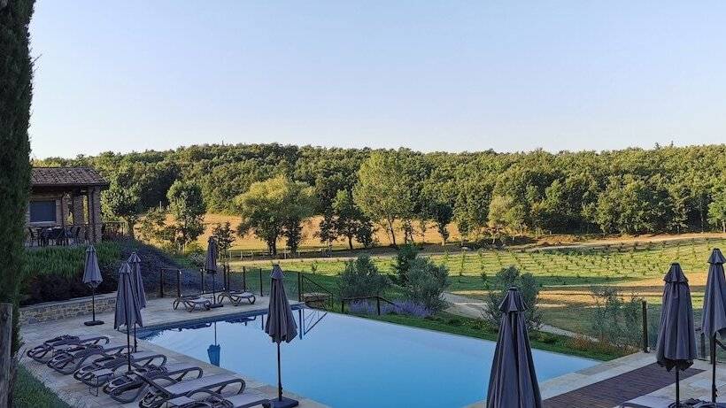 هتل Chimera Tuscany Resort