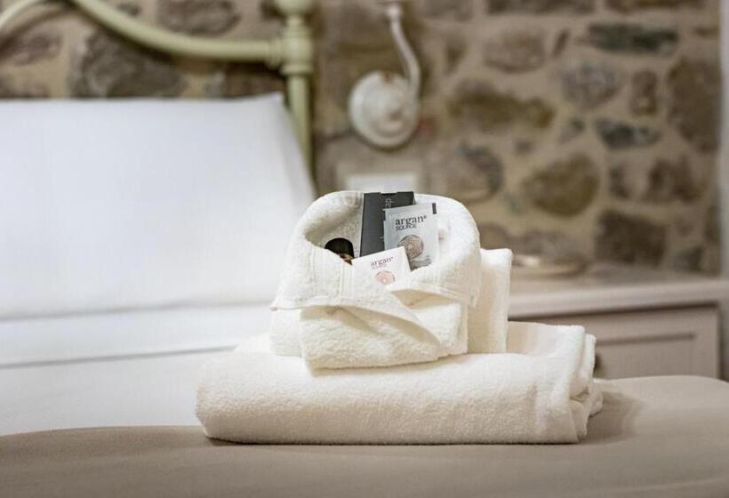 هتل Chimera Tuscany Resort