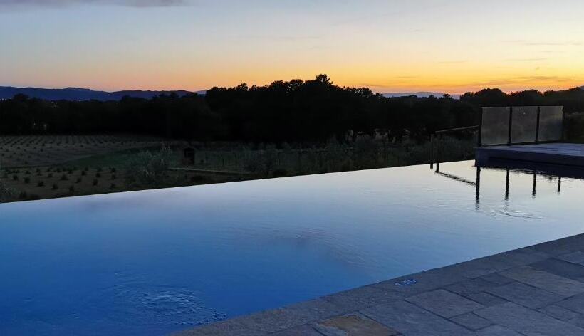 هتل Chimera Tuscany Resort