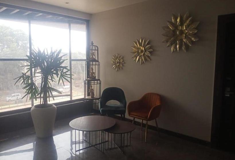 בית מלון כפרי Ddsuites Agra