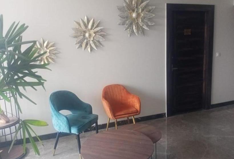 בית מלון כפרי Ddsuites Agra