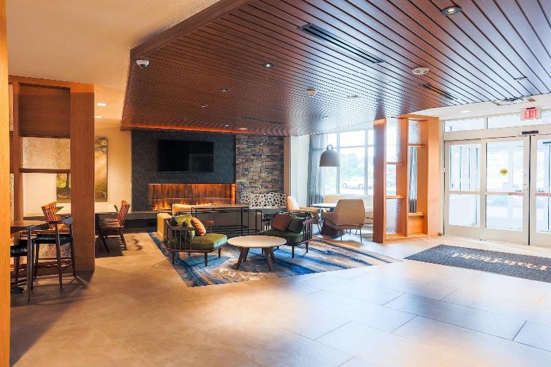 فندق Fairfield Inn & Suites Marquette