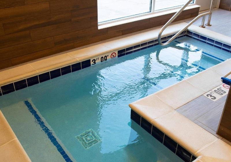 فندق Fairfield Inn & Suites Marquette