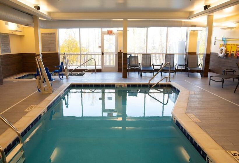 فندق Fairfield Inn & Suites Marquette