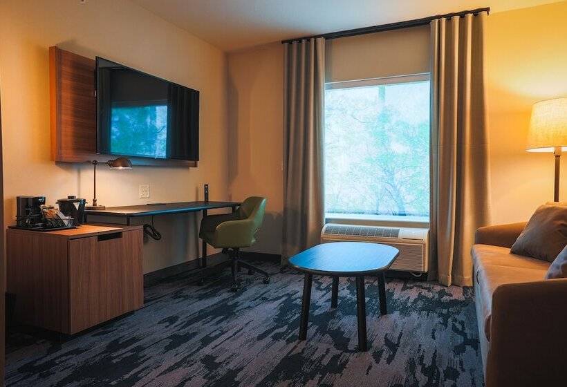 فندق Fairfield Inn & Suites Marquette