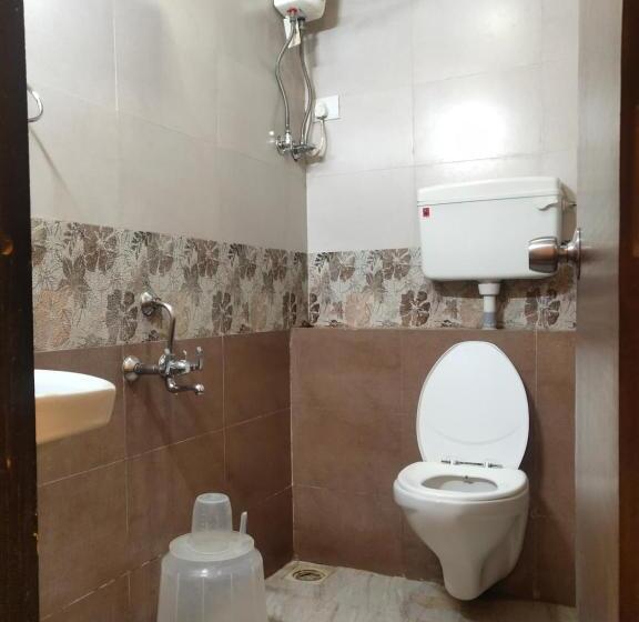 בית מלון כפרי Golden Nest Popular Residency