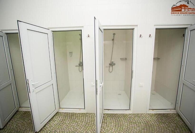هتل Grand Qafqaz Hostel