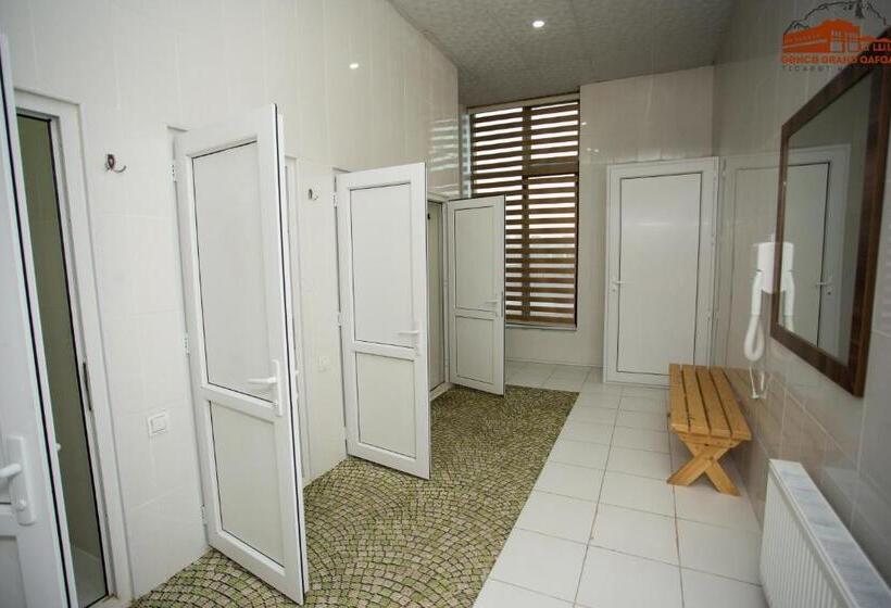 هتل Grand Qafqaz Hostel