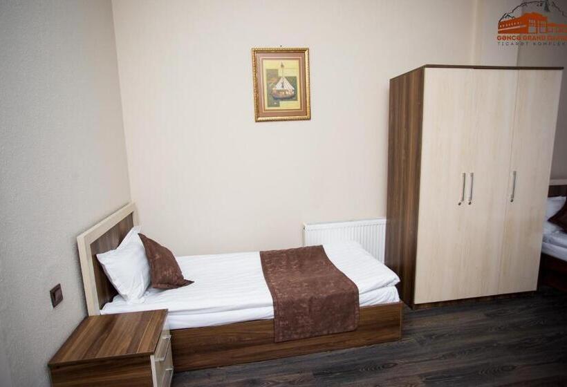 هتل Grand Qafqaz Hostel