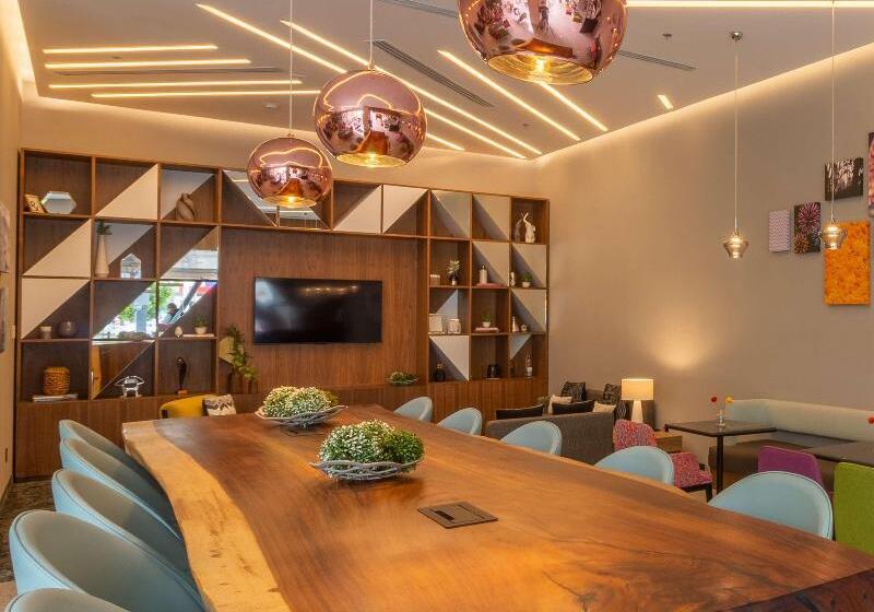 בית מלון כפרי Hampton By Hilton Aguascalientes Downtown