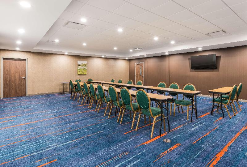 בית מלון כפרי Hampton Inn & Suites Benton Harbor