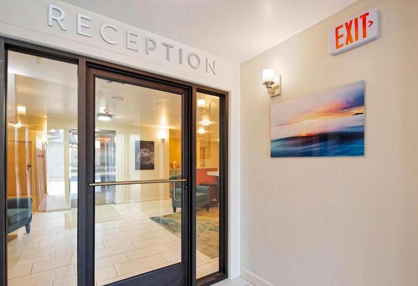 בית מלון כפרי Inn At Moss Landing Point