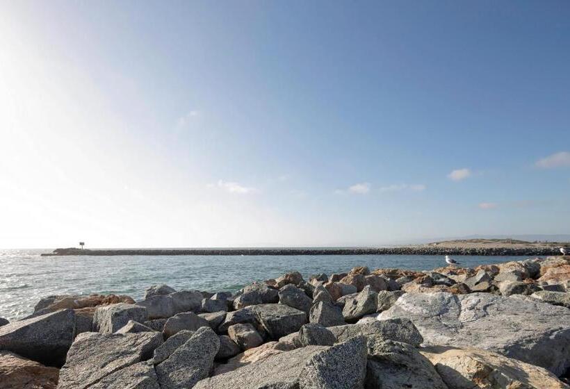 בית מלון כפרי Inn At Moss Landing Point