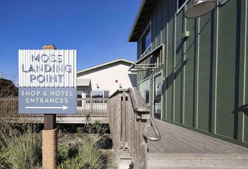 בית מלון כפרי Inn At Moss Landing Point