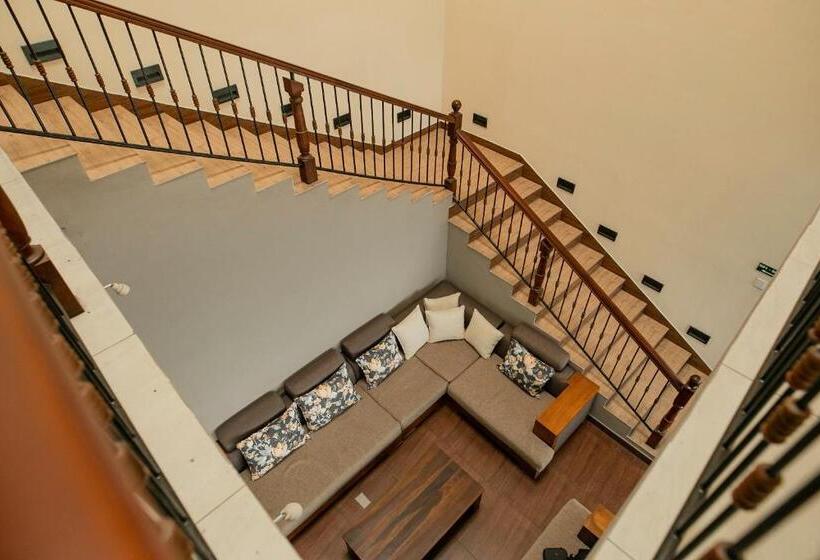 호텔 Kings Ridge Kandy