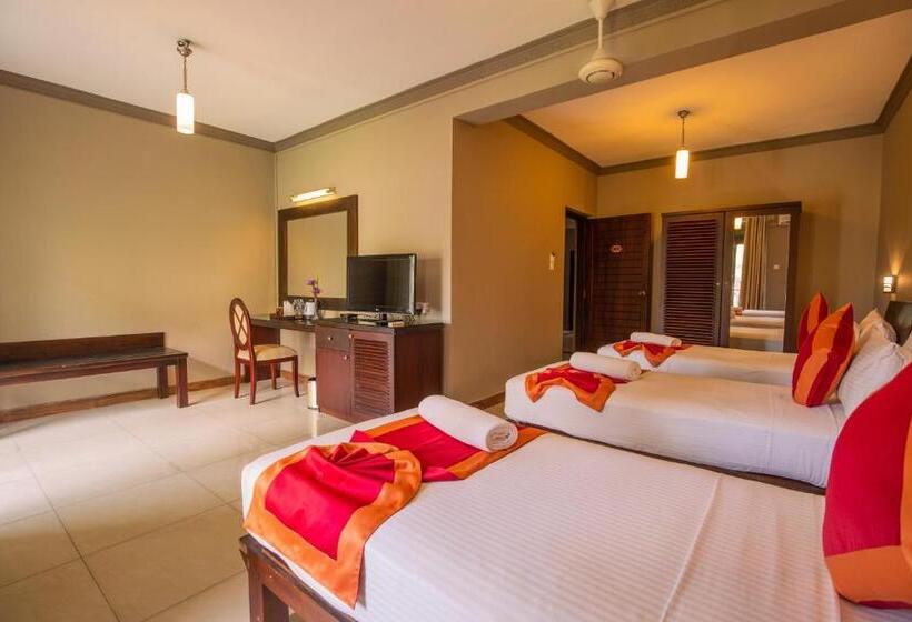 호텔 Kings Ridge Kandy