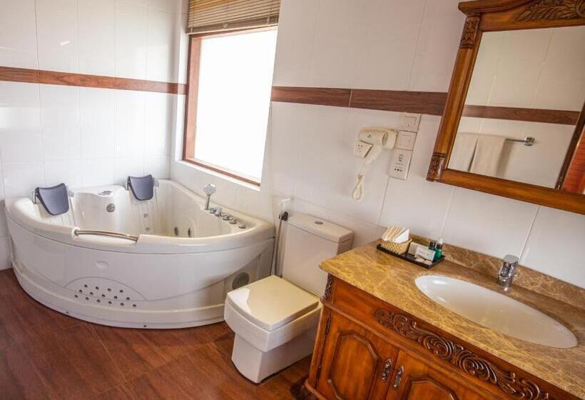 호텔 Kings Ridge Kandy