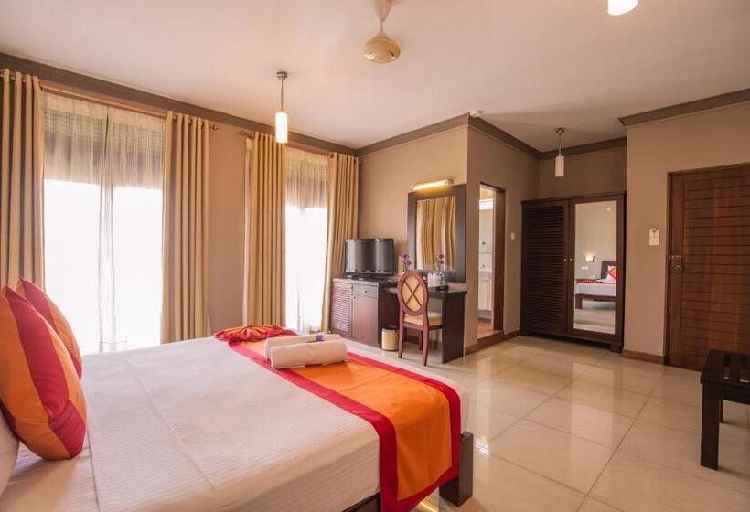 호텔 Kings Ridge Kandy