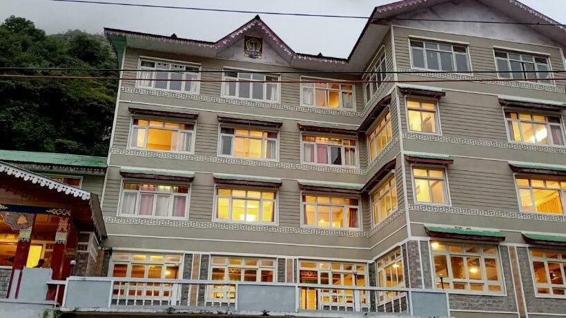 בית מלון כפרי Le Coxy Resort Lachung