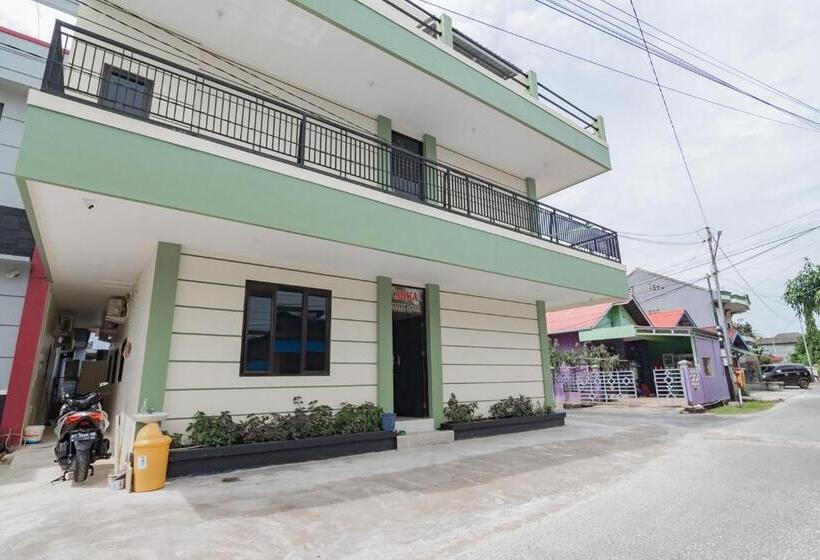 호텔 Reddoorz Near Arka Sepinggan Airport Balikpapan