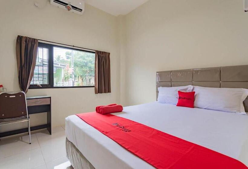 호텔 Reddoorz Near Arka Sepinggan Airport Balikpapan