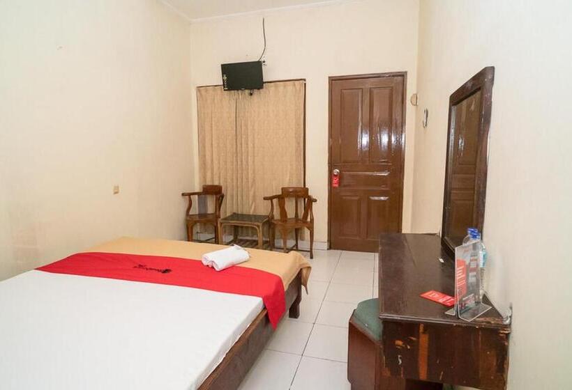 Отель Reddoorz Near Kampus 3 Uty Yogyakarta