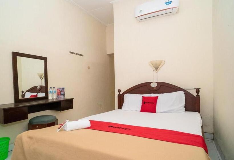 Отель Reddoorz Near Kampus 3 Uty Yogyakarta