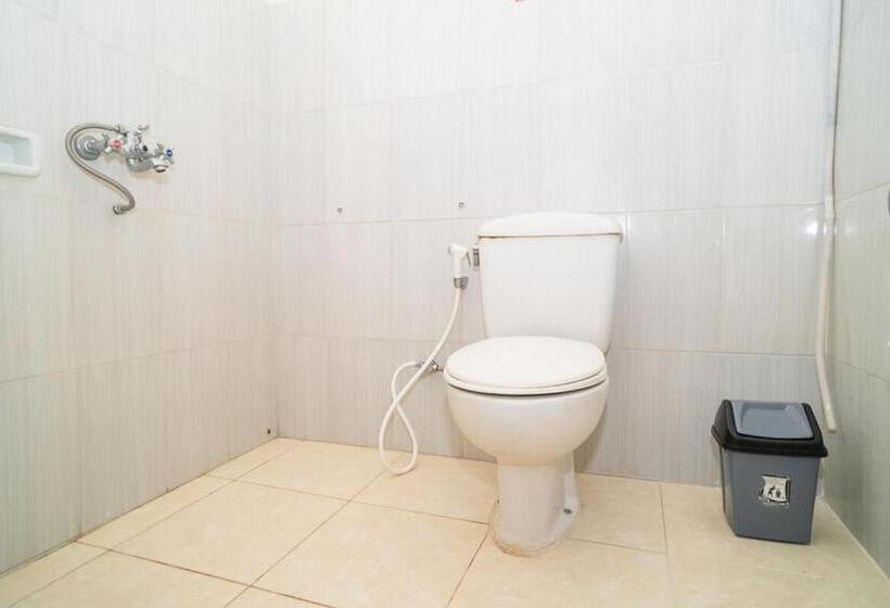 Отель Reddoorz Near Kampus 3 Uty Yogyakarta